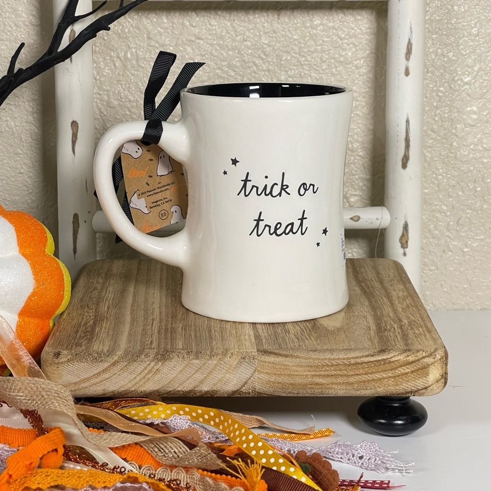 Peanuts White Mug with Halloween Characters and Orange Accents Trick or Treat - Picture 5 of 5
